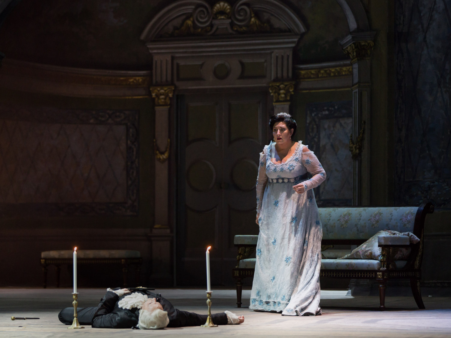 Tosca, Atto II_Anna Pirozzi (Tosca), a terra Giovanni Meoni(Scarpia)Â®Yasuko Kageyama-Opera di Roma 2015-16