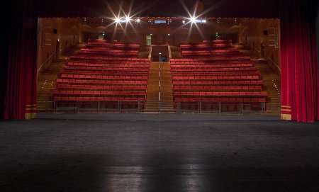 Tau Teatro Auditorium