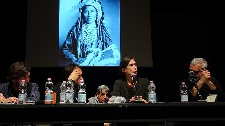 I quattro organizzatori e Silvia Rampelli. Foto di humansheadfly