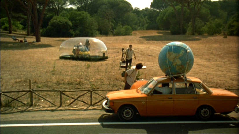 Dal film di Matteo Garrone "Estate Romana", 2000